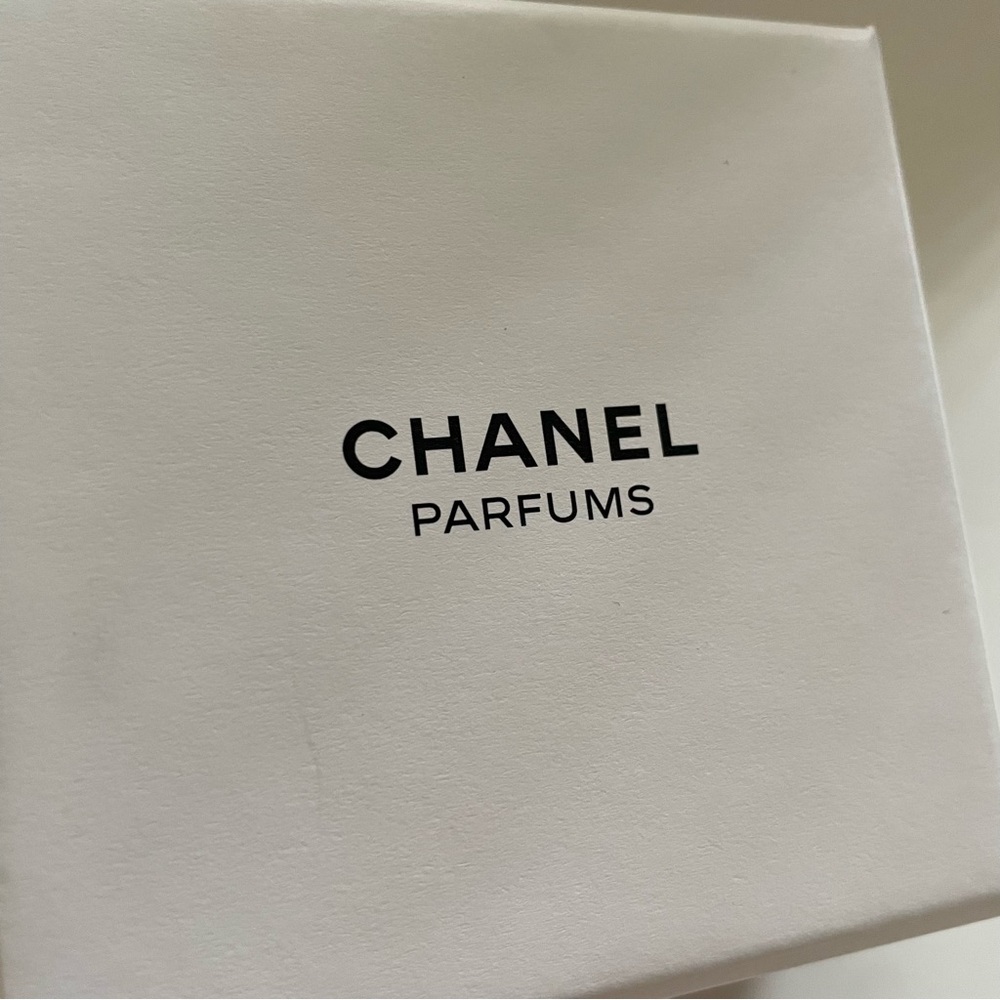 Chanel ceramic Camellia aroma diffuser fragrance flower NEW - Picture 9 of 10
